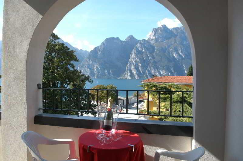 Hotel Geier Torbole Sul Garda Exterior foto